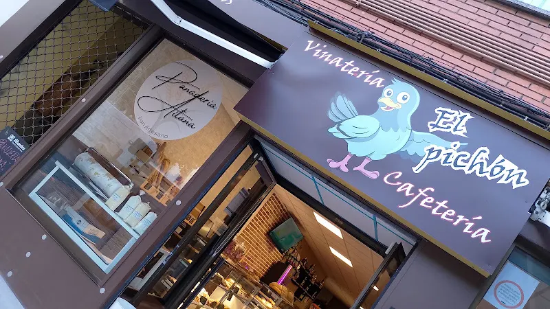 Cafetería el pichón y Panaderia Aitana - Panadería en Gijón - foto 2