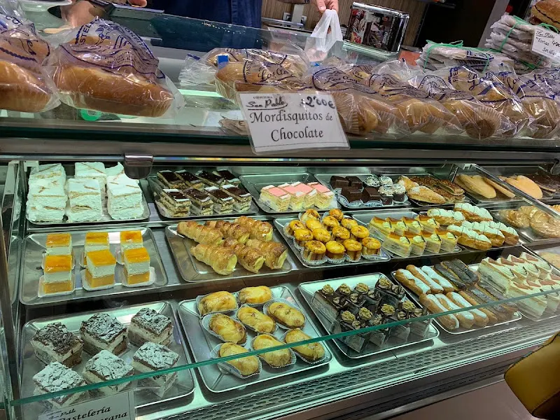 Pastelería y Panadería Latina - Panadería en Hospitalet de Llobregat (L) - foto 2