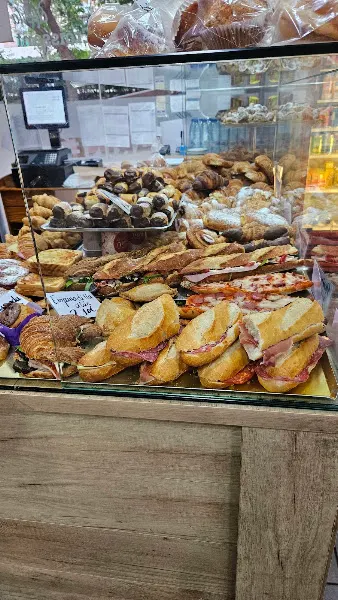 Can Farines - Panadería en Hospitalet de Llobregat (L) - foto 2