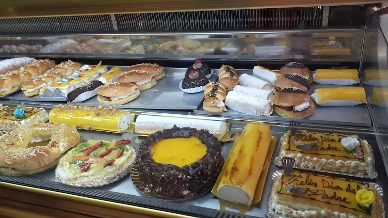 Forn de Pa Santa Teresa - Panadería en Santa Coloma de Gramenet - foto 2