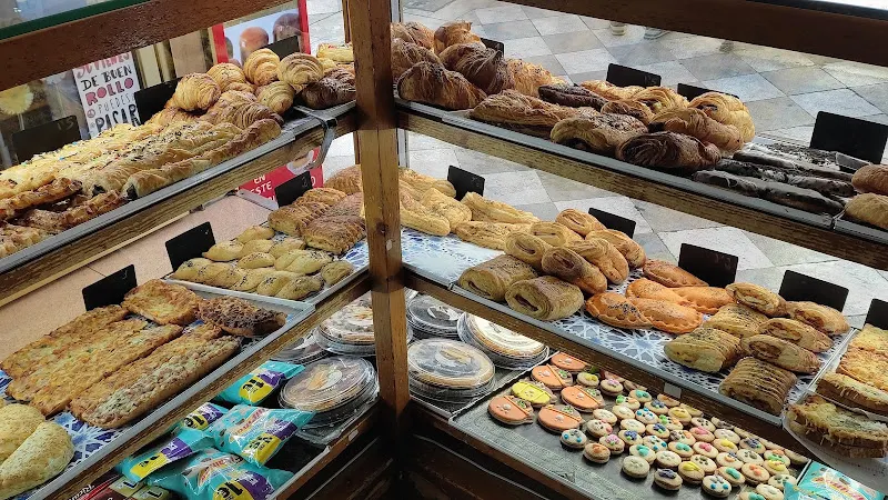 PANADERIA TRES HERMANAS - Panadería en Granada - foto 2