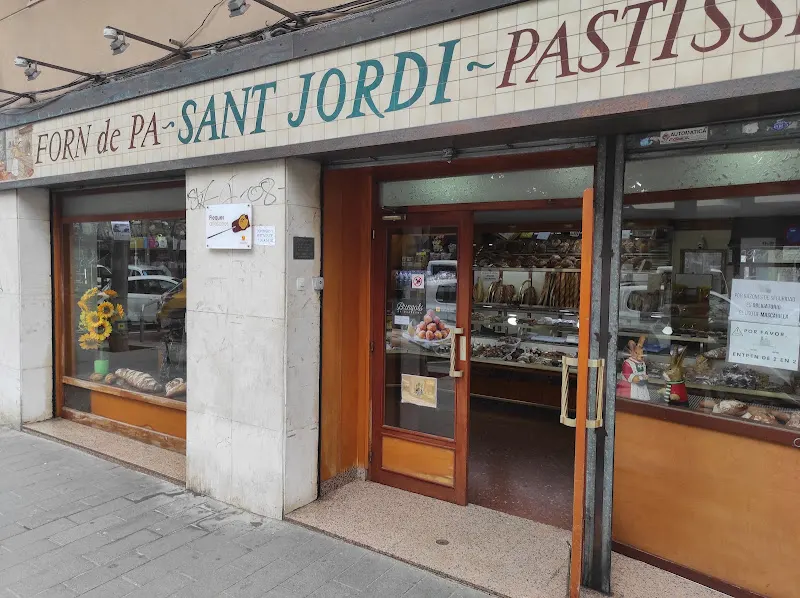 Forn Sant Jordi - Panadería en Badalona - foto 2