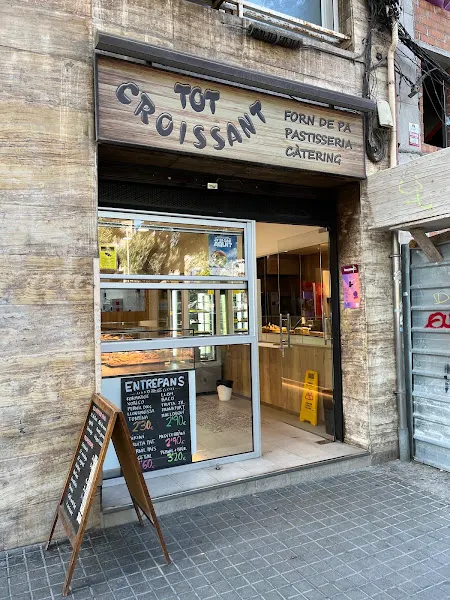 Forn De Pa Tot Croissant Croissanteria - Panadería en Badalona - foto 2