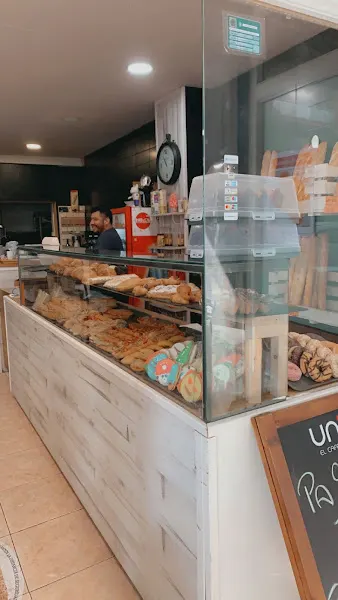 Forn de Pa Dima - Panadería en Badalona - foto 2