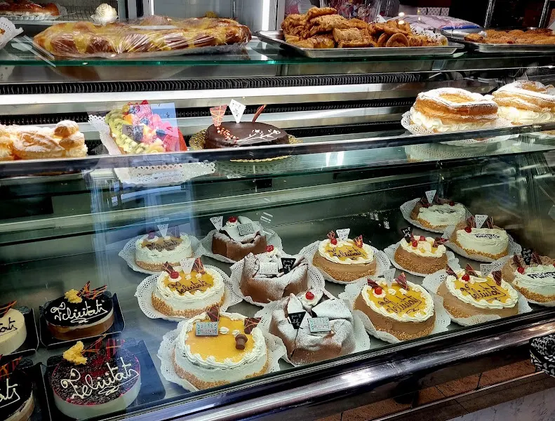 Pastelería Árabe Soultana - Panadería en Manresa - foto 3