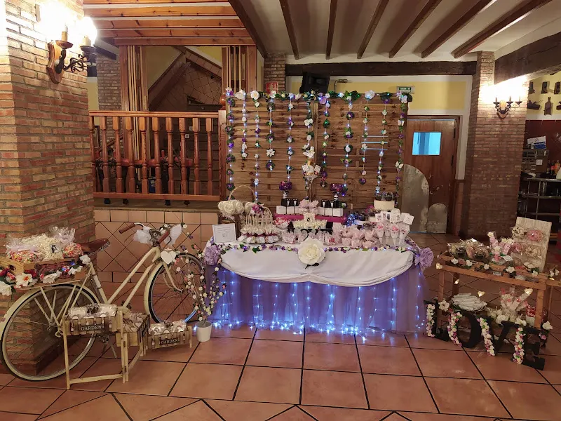 El Jardín de Alicia Eventos - Tienda de tartas en Cartagena - foto 2