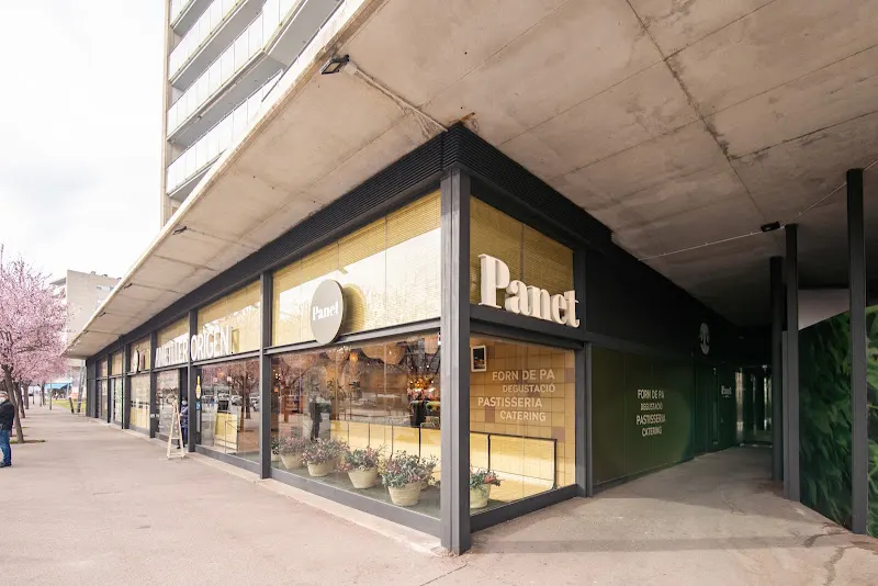 Panet Estació del Nord - Forn de Pa, Pastisseria i Cafeteria - Panadería en Terrassa - foto 2