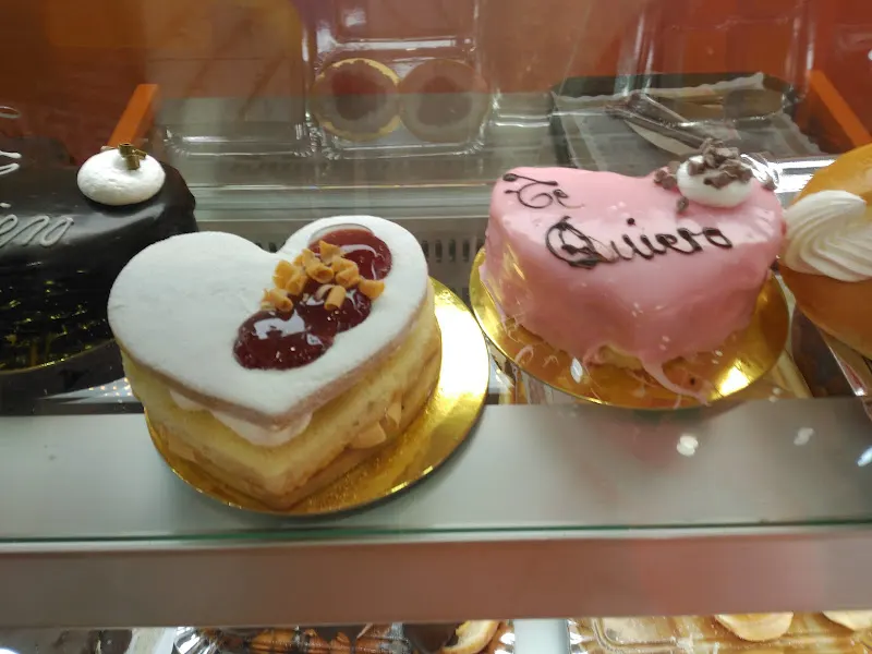 Panadería Pastelería Entrehermanos