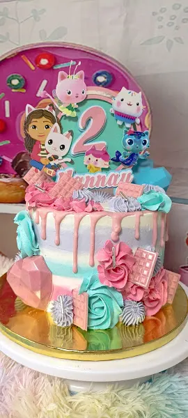 Freakafe, Pastelería creativa Eventos y Talleres infantiles - Pastelería especializada en tartas nupciales en Mostoles - foto 2