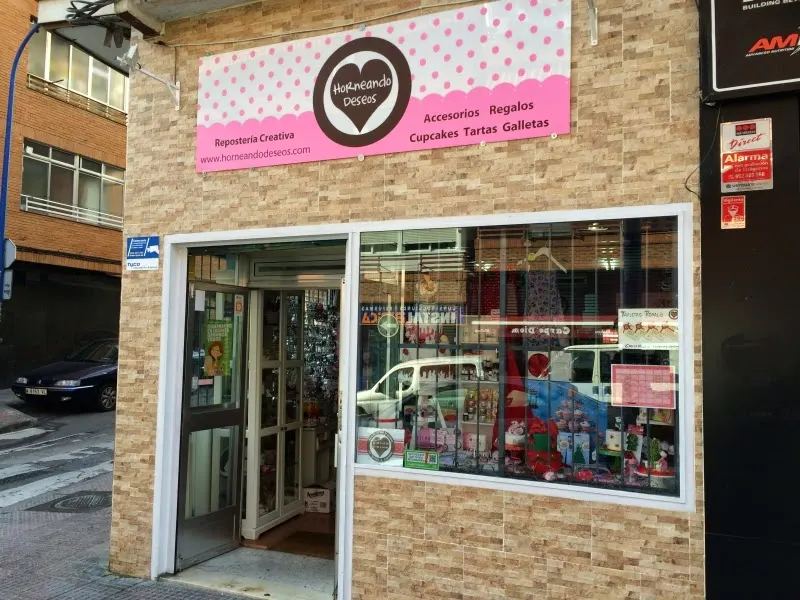 Horneando Deseos - Tienda de artículos para decoración en pastelería en Leganés - foto 2