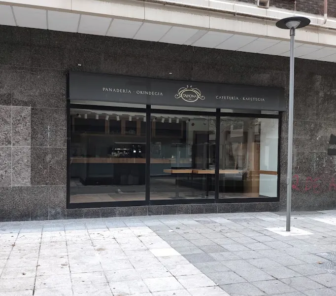 Cafetería Panaderia Tahona - Panadería en Donostia-San Sebastian - foto 2