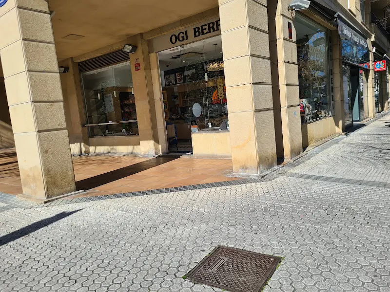 Okindegia Gozotegia Panaderia Pasteleria - Panadería en Donostia-San Sebastian - foto 2