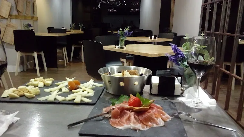 Jamonería Vales