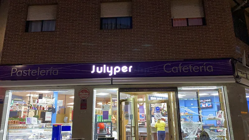JULIAN Y PILAR SLL. - Pastelería en Fuenlabrada - foto 2