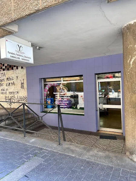 Yusmi Decora tartas y eventos - Tienda de tartas en León - foto 2