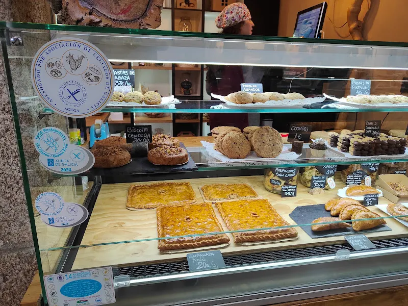 Primicias Raíña - Pastelería en Santiago de Compostela - foto 2