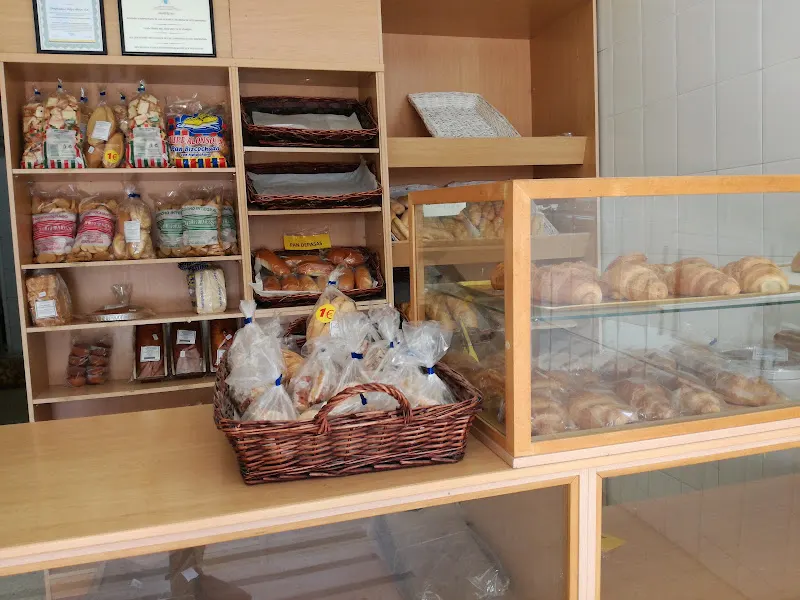 Panificadora Felipe Alonso - Panadería en Santa Brigida - foto 2